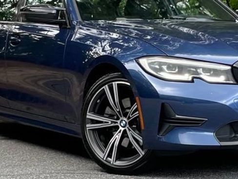Used 2021 BMW 330i Sedan w/ Premium Package RWD image 10