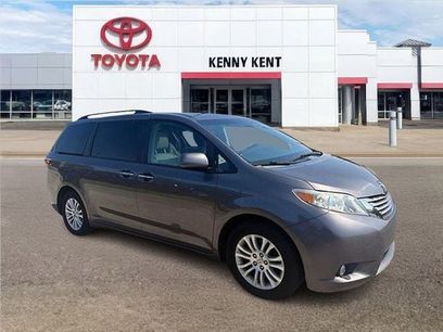 Used 2017 Toyota Sienna XLE Premium