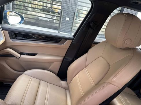 Certified 2024 Porsche Cayenne image 21