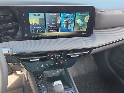 New 2026 Nissan Kicks SR FWD image 20