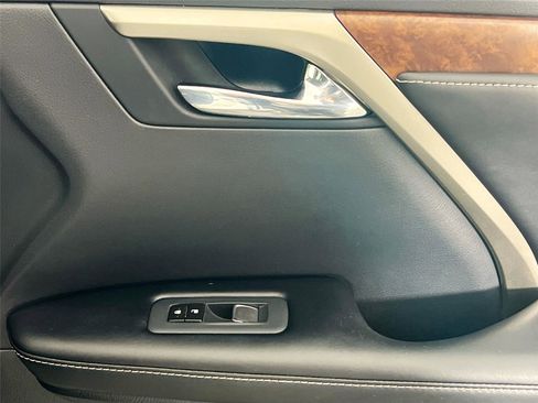 Used 2022 Lexus RX 350L Premium w/ Premium Package image 30