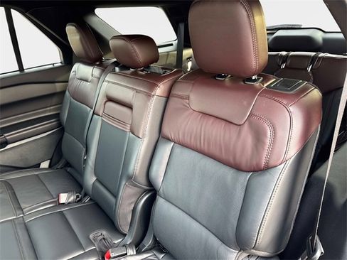 Used 2023 Ford Explorer Platinum w/ Technology Package image 14