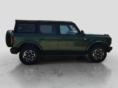 Used 2024 Ford Bronco Outer Banks AWD/4WD image 9