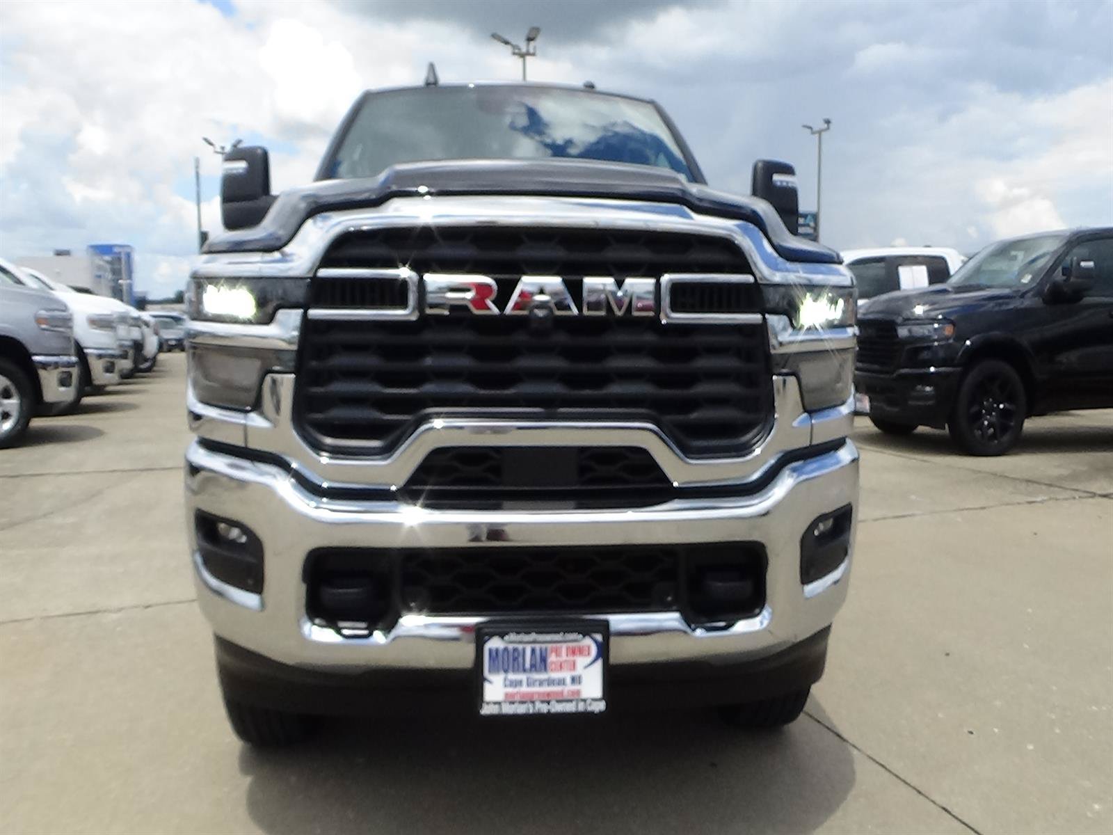 Used 2026 RAM 2500 Big Horn AWD/4WD image 3