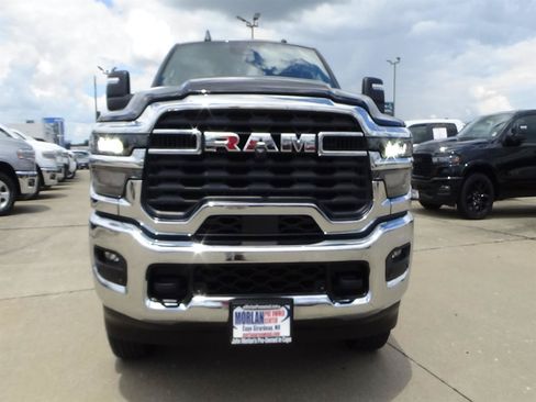 Used 2026 RAM 2500 Big Horn AWD/4WD image 3