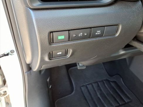 Used 2025 Nissan Sentra S FWD image 24