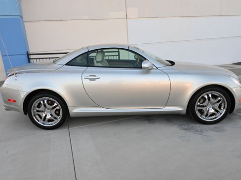 Used 2004 Lexus SC 430 Convertible image 11