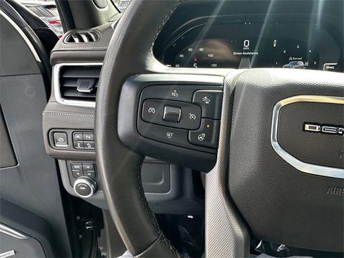Used 2023 GMC Yukon Denali image 28