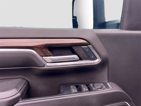 Used 2024 Chevrolet Silverado 2500 LT w/ Z71 Sport Edition image 9