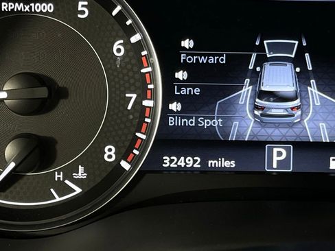 Used 2023 Nissan Armada SL w/ Midnight Edition Package image 17