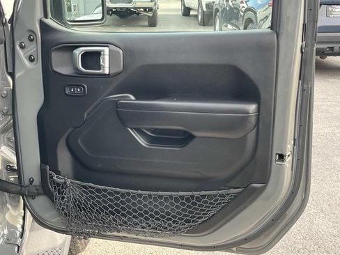 Certified 2018 Jeep Wrangler Unlimited Sport S AWD/4WD image 33