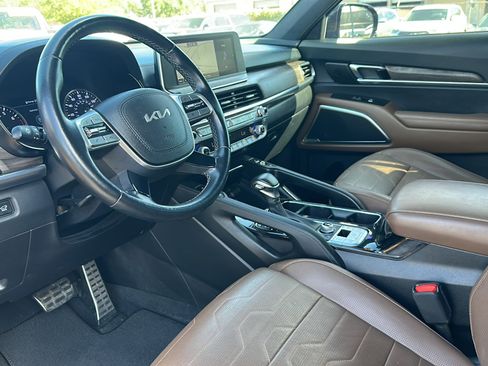 Used 2022 Kia Telluride SX w/ SX Prestige Package image 12