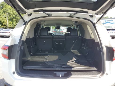 Used 2025 Honda Pilot EX-L image 9