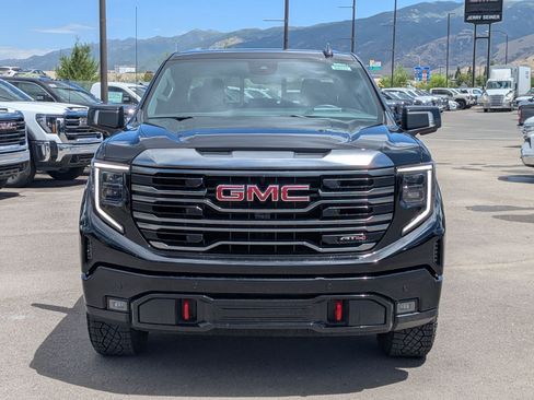 Used 2024 GMC Sierra 1500 AT4 w/ Technology Package AWD/4WD image 9