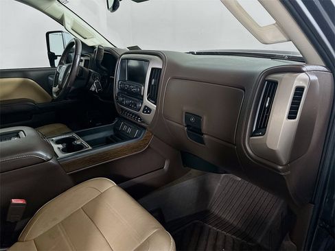 Used 2017 GMC Sierra 2500 Denali w/ Duramax Plus Package image 31