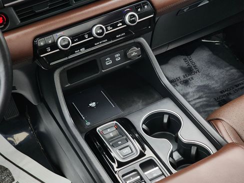 Used 2023 Honda Pilot Elite image 16