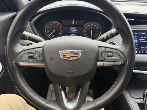 Used 2023 Cadillac XT4 Premium Luxury image 15