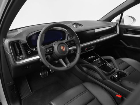 New 2026 Porsche Cayenne S image 4