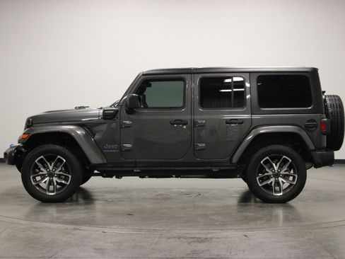Used 2024 Jeep Wrangler Unlimited AWD/4WD image 5