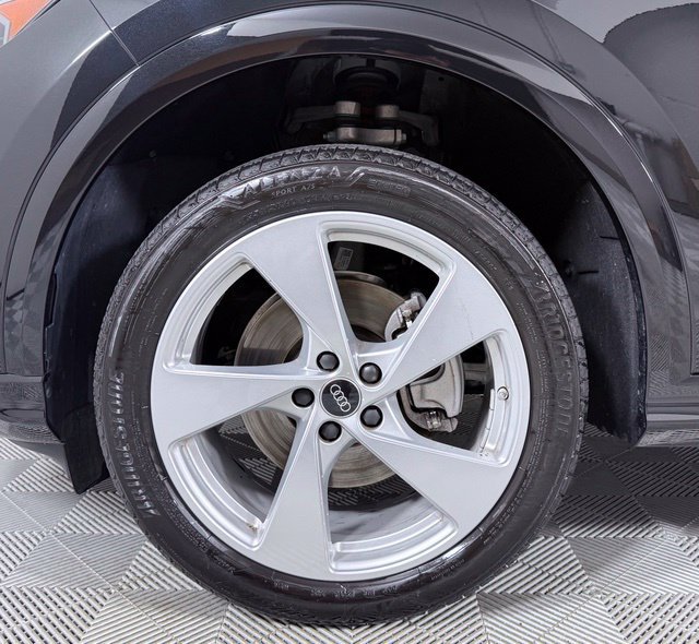 Certified 2025 Audi Q5 Premium w/ Premium Plus AWD/4WD image 9