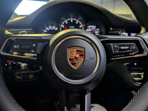 New 2026 Porsche Macan image 26