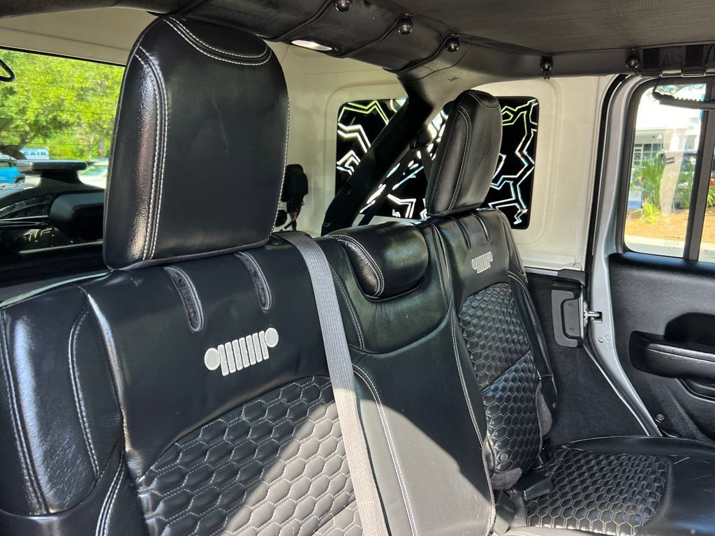 Used 2018 Jeep Wrangler Unlimited Sport S AWD/4WD image 19