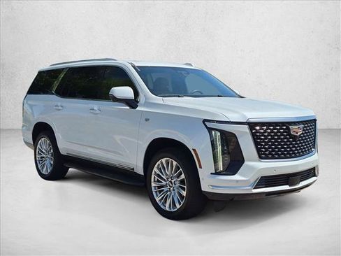 Used 2025 Cadillac Escalade Premium Luxury AWD/4WD image 3