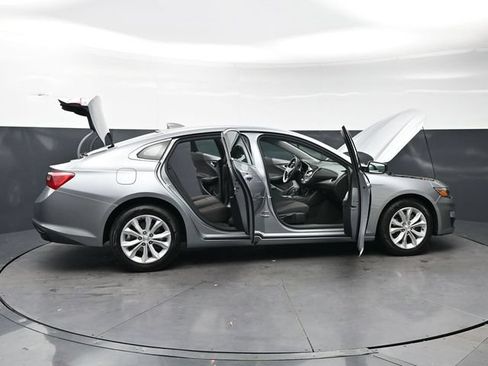 Used 2025 Chevrolet Malibu LT FWD image 34