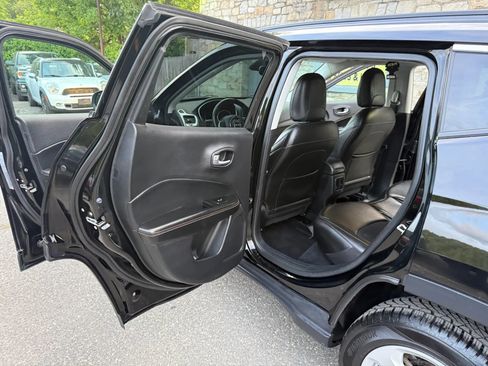 Used 2020 Jeep Compass Latitude AWD/4WD image 22