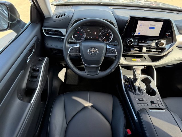 Used 2026 Toyota Highlander XLE AWD/4WD image 23