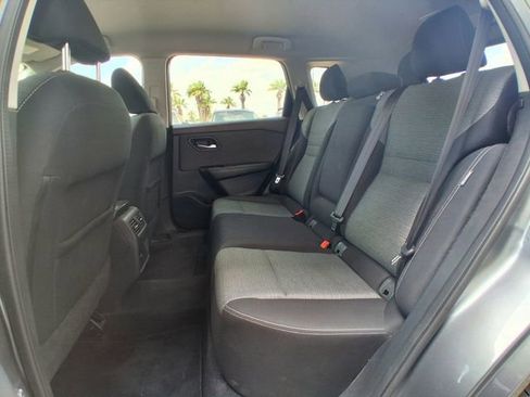 Used 2021 Nissan Rogue SV image 17