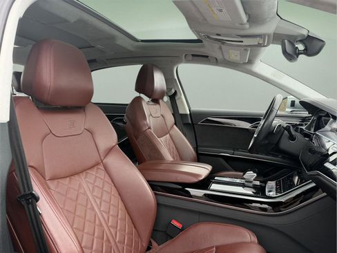 Used 2020 Audi S8 L w/ S8 Executive Package image 29