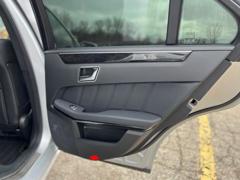 Used 2013 Mercedes-Benz E 350 E350 4MATIC Sedan image 34