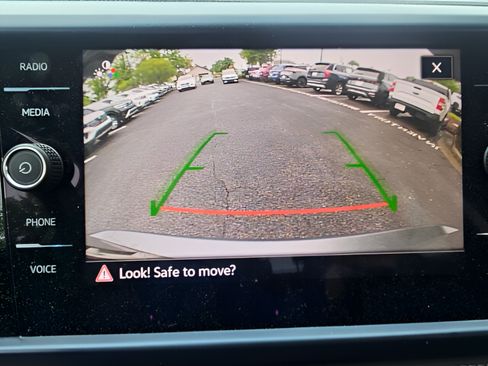 Used 2024 Volkswagen Taos SE FWD image 23