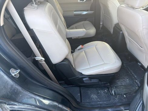 Used 2023 Ford Explorer XLT w/ Equipment Group 202A image 5