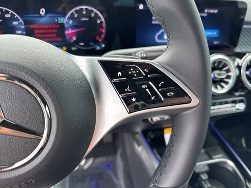 New 2025 Mercedes-Benz GLB 250 image 34