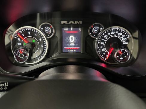 Used 2020 RAM 1500 Big Horn AWD/4WD image 25