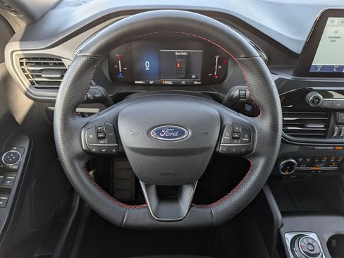 Certified 2025 Ford Escape ST-Line FWD image 17