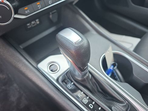 Used 2022 Nissan Altima 2.5 SV FWD image 11