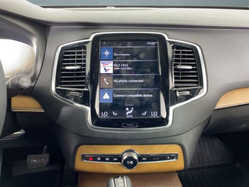 Used 2022 Volvo XC90 T6 Momentum w/ Advanced Package image 24