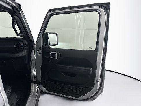 Used 2024 Jeep Wrangler Unlimited Rubicon 4xe image 33