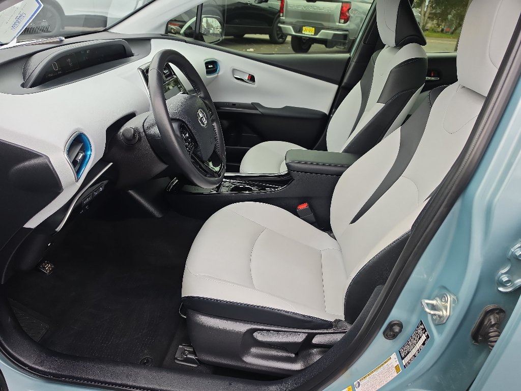 Used 2020 Toyota Prius XLE w/ Advanced Technology Package AWD/4WD image 15