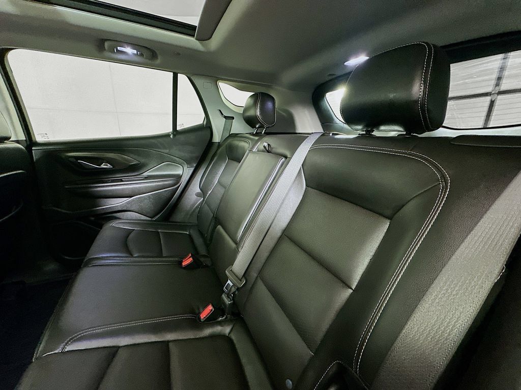 Used 2023 GMC Terrain SLT w/ Tech Package AWD/4WD image 29