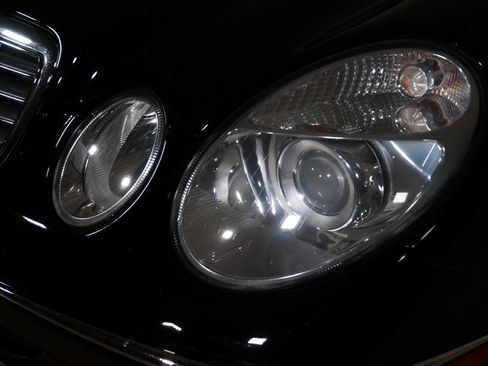 Used 2006 Mercedes-Benz E 350 Sedan image 24