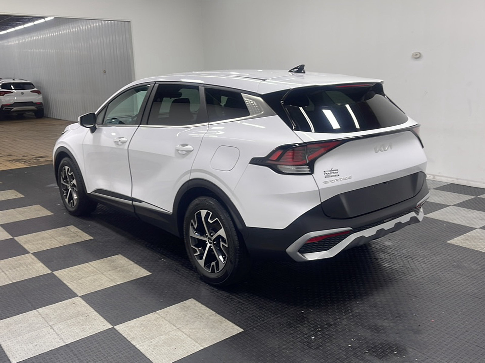 Used 2023 Kia Sportage EX FWD image 17