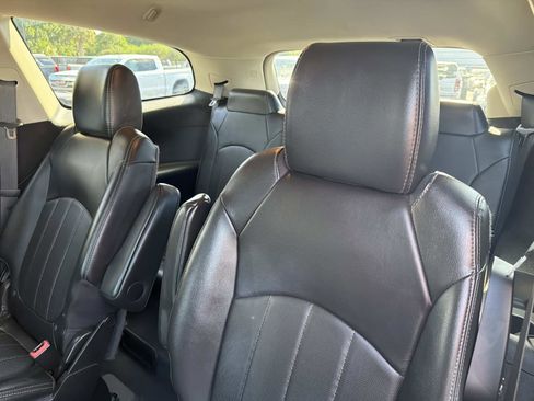 Used 2017 Buick Enclave Leather FWD image 12