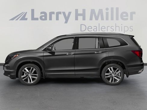 Used 2018 Honda Pilot Touring image 3