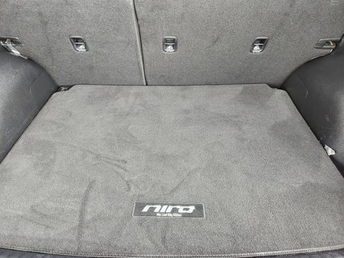 Used 2018 Kia Niro Touring FWD image 34