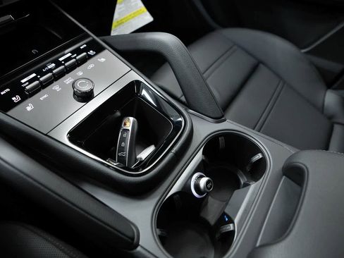 New 2026 Porsche Cayenne Coupe image 24