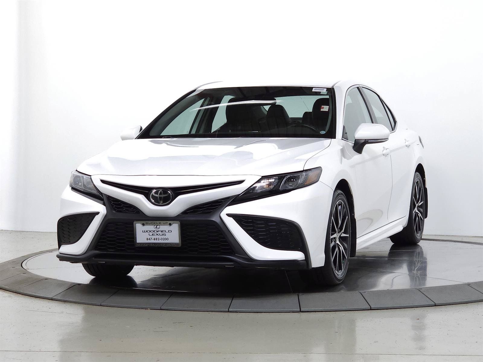 Used 2023 Toyota Camry SE w/ Protection Package (Q2) (TMS) FWD image 3
